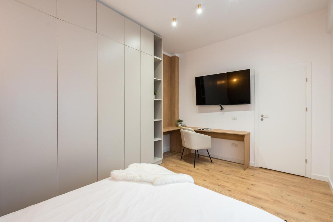 Crystal 3Bdr Apartment In Center Bucarest Exterior foto
