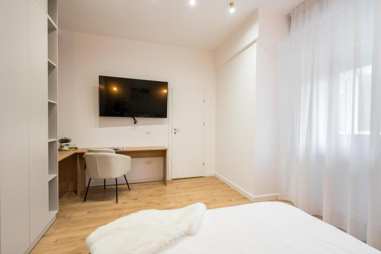 Crystal 3Bdr Apartment In Center Bucarest Exterior foto