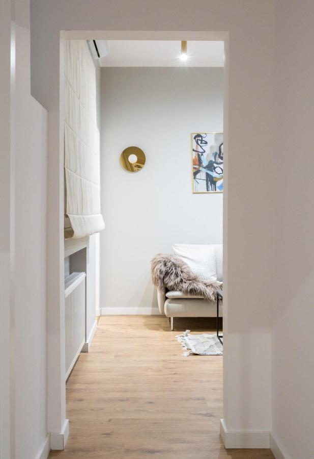 Crystal 3Bdr Apartment In Center Bucarest Exterior foto