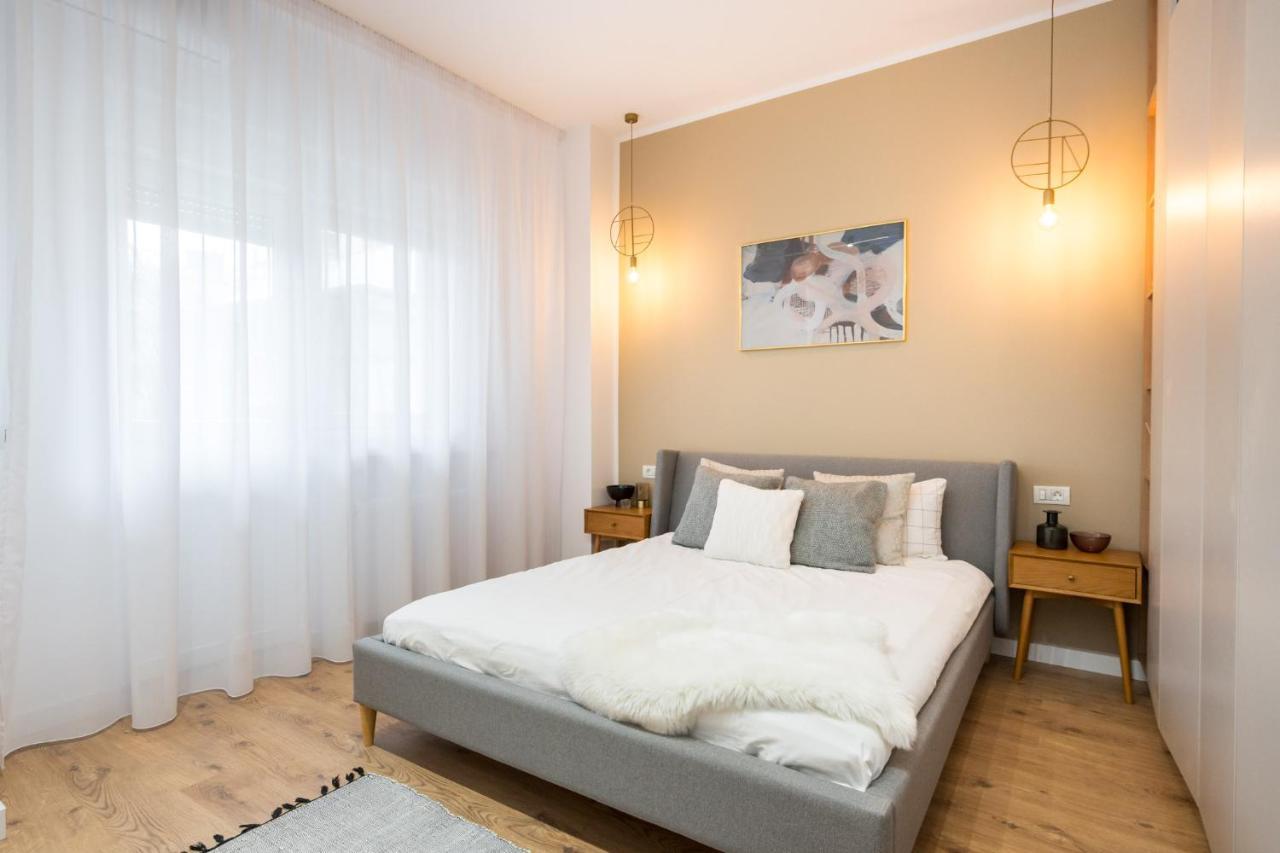 Crystal 3Bdr Apartment In Center Bucarest Exterior foto
