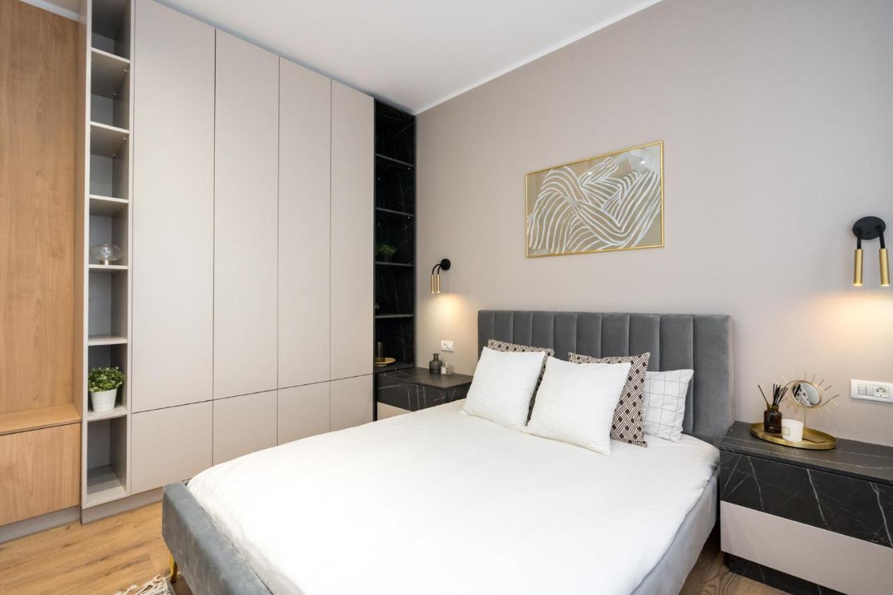 Crystal 3Bdr Apartment In Center Bucarest Exterior foto
